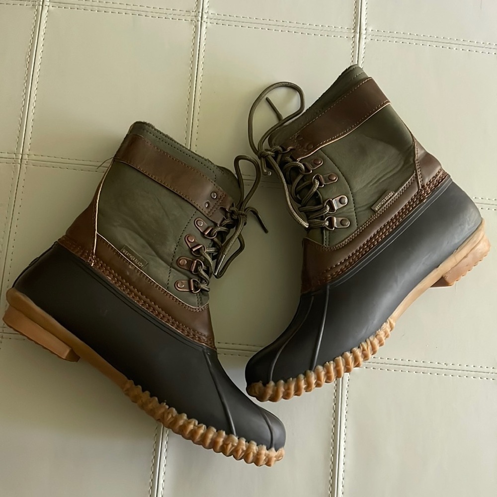 JBU Weather Tech Outdoor Boots/Women S9. Faux fir inside lining